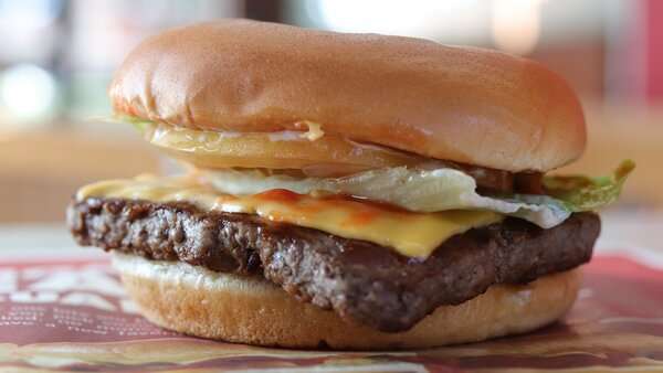 Wendy's Dave's Single vs. Competitor Burgers (2025)